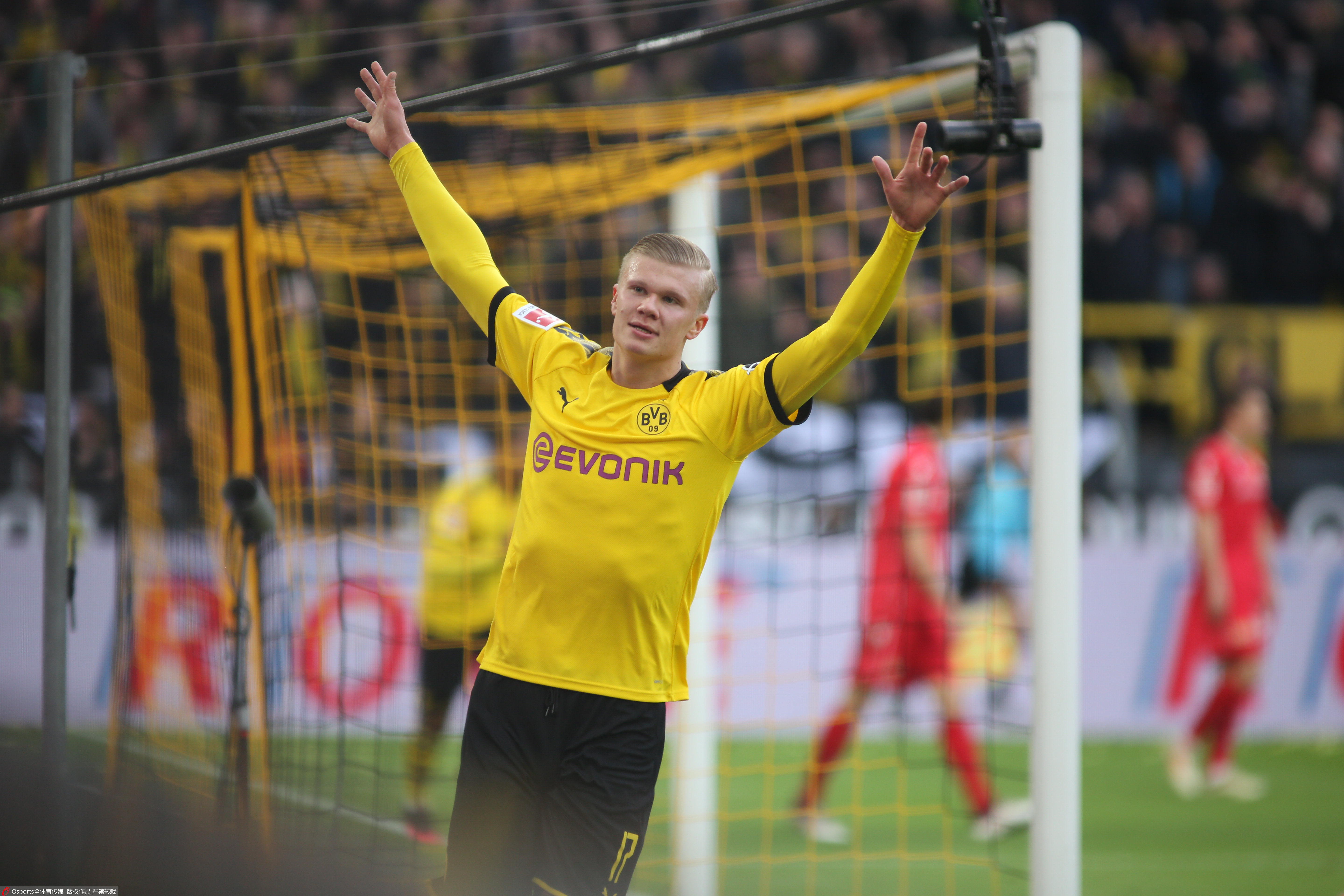 辽宁男篮王哲林关键得分带队胜（王哲林关键时刻发威，助辽宁男篮取胜）