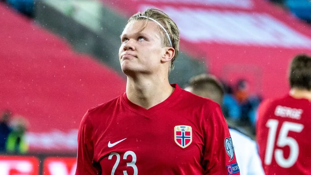 阿莫林：B费采访前有和俱乐部沟通，球队离英超冠军不会太远（阿莫林：B费采访前已与俱乐部沟通，球队距离英超冠军并不遥远）