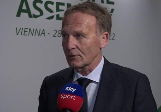 埃默松：我并不怀念在米兰的日子；那儿的人聊我比聊C罗还多（埃默松直言不怀念米兰：当地谈论我比谈C罗还频繁）