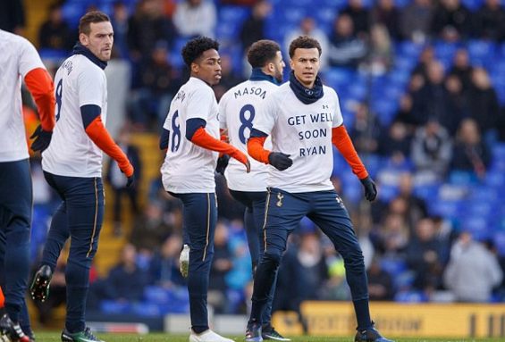 全军出击！曼城VS利兹联首发出炉：哈兰德领衔，多库B席出战（火力全开！曼城战利兹联首发公布：哈兰德挂帅，多库与B席先发）