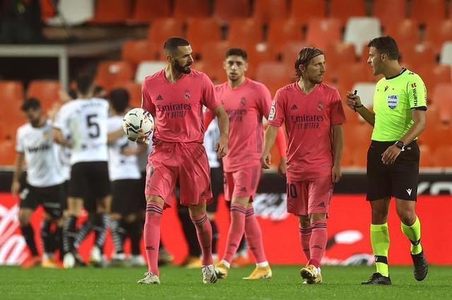 德甲保级大战愈加激烈（德甲保级之争日趋白热化）